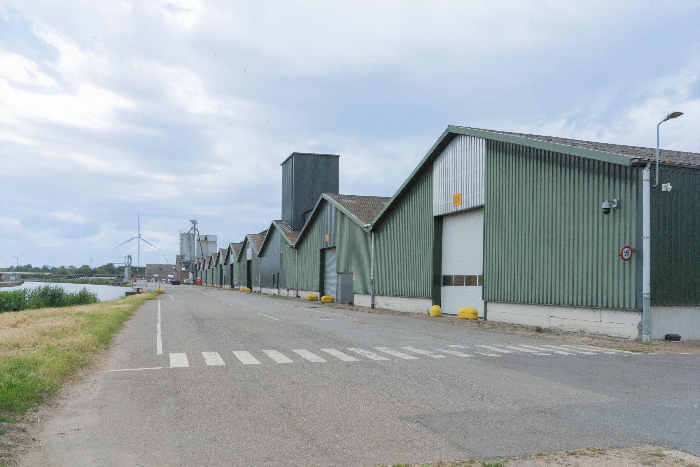 Zuiddijk loodsen aan de Langeweg